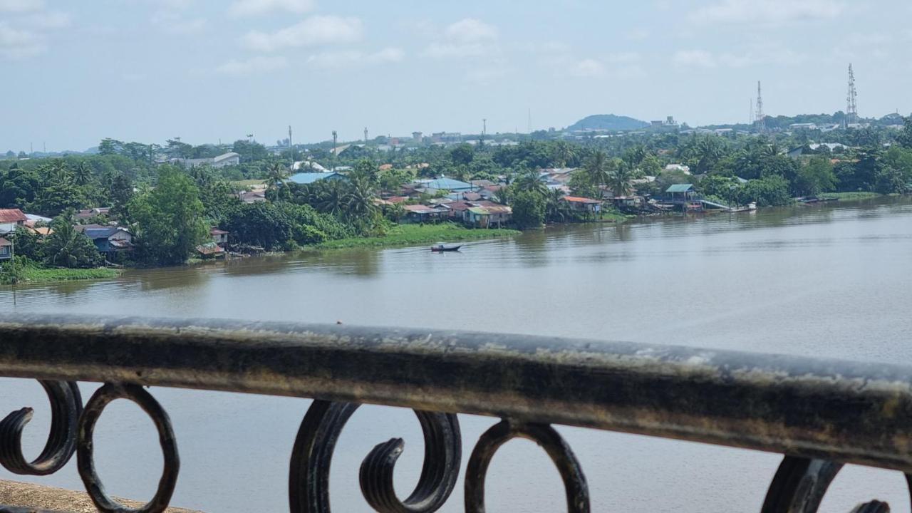 Kenyalang Emerald Riverine Homestay Kuching Luaran gambar