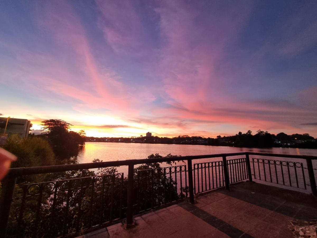 Kenyalang Emerald Riverine Homestay Kuching Luaran gambar